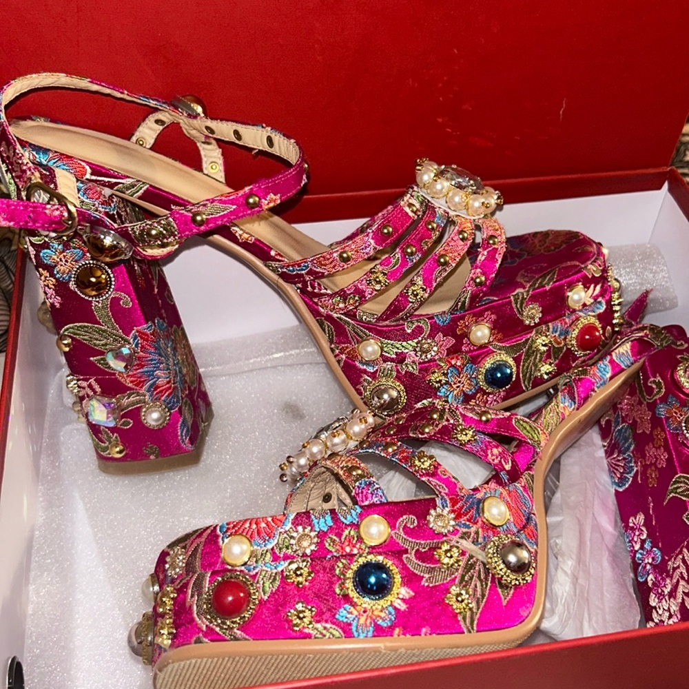 Chinese Style Vintage Studded Heels
